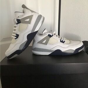 Air Jordan 4 Retro Midnight Navy  Size  2Y  No Original Box
